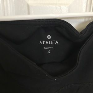 Athlete black capri leggings.